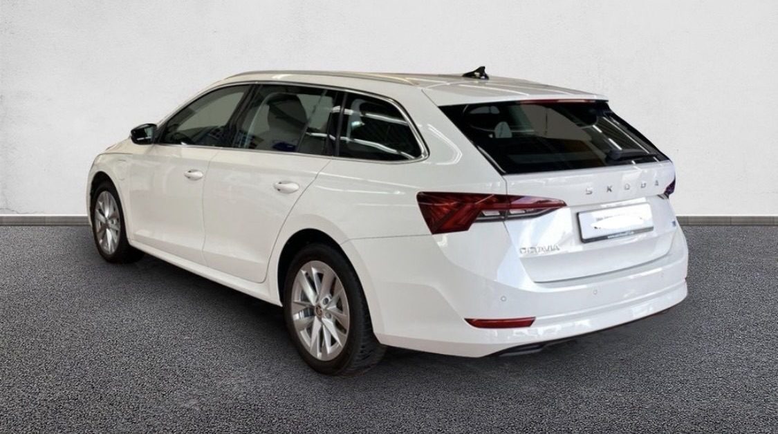 Skoda Octavia Combi Hybrid — Bild 2 von 6