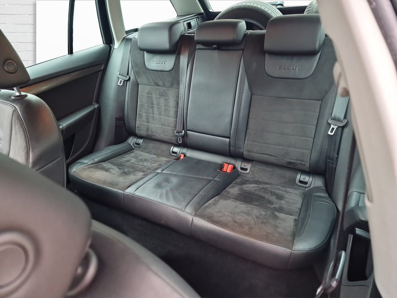 Skoda Octavia Scout 2.0 TDI DSG — Bild 10 von 11