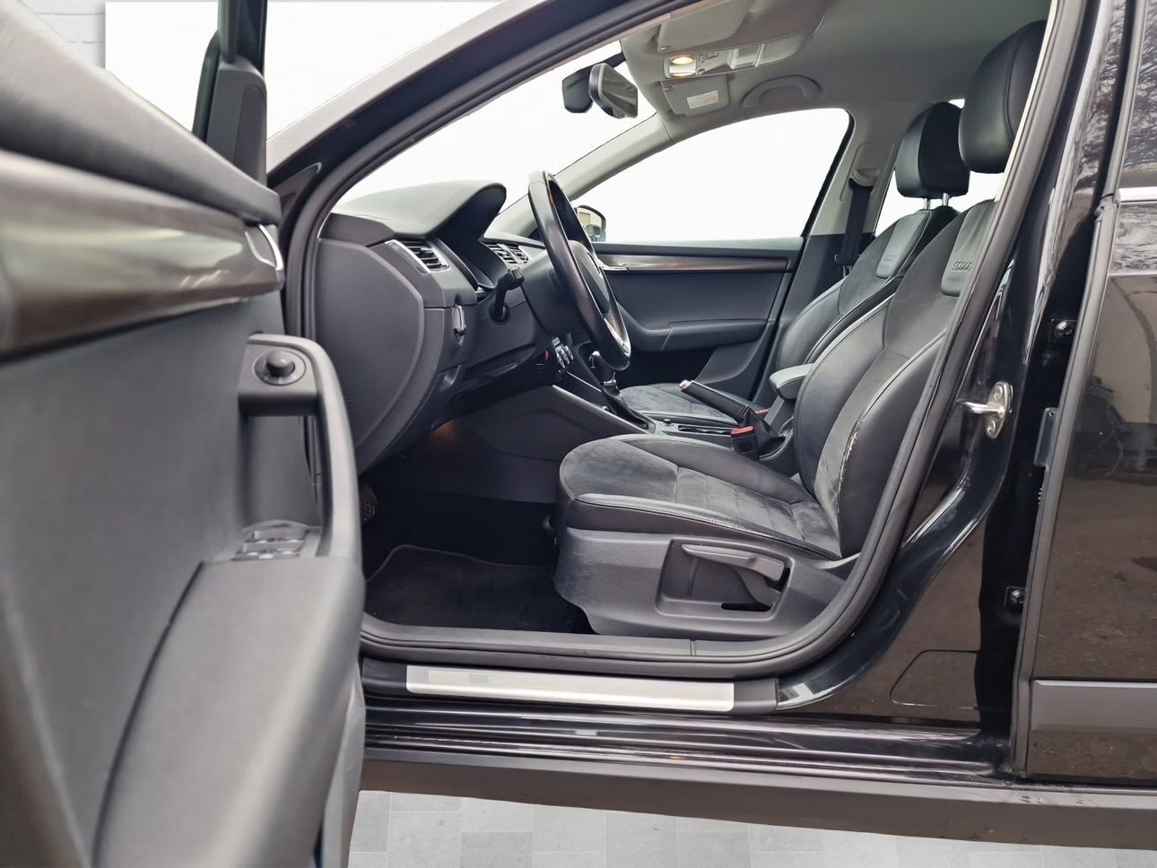 Skoda Octavia Scout 2.0 TDI DSG — Bild 5 von 11
