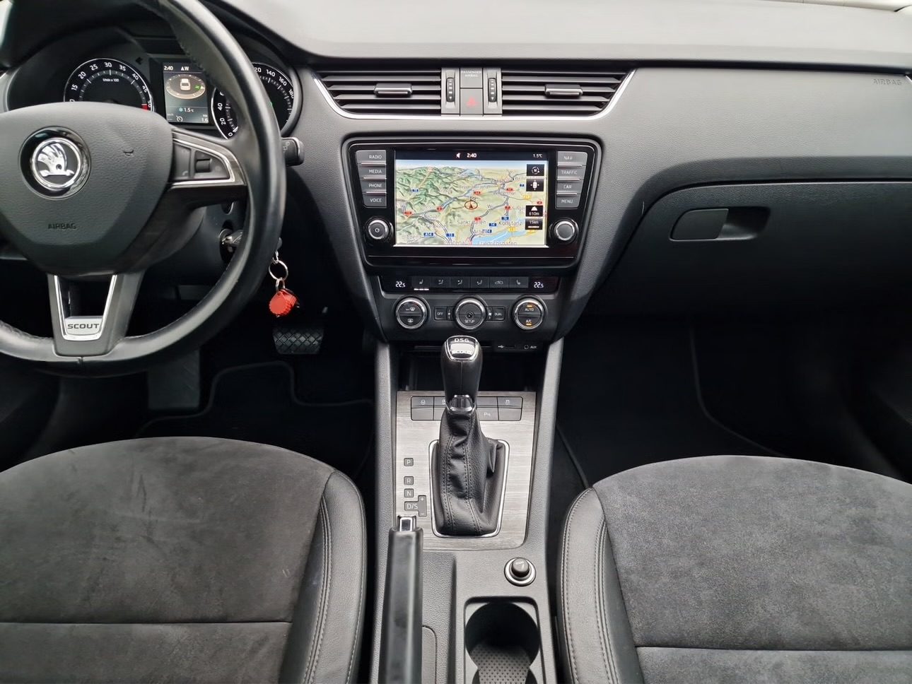 Skoda Octavia Scout 2.0 TDI DSG — Bild 6 von 11