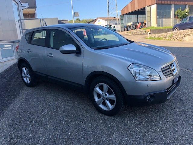Nissan Qashqai 2.0 — Bild 2 von 10