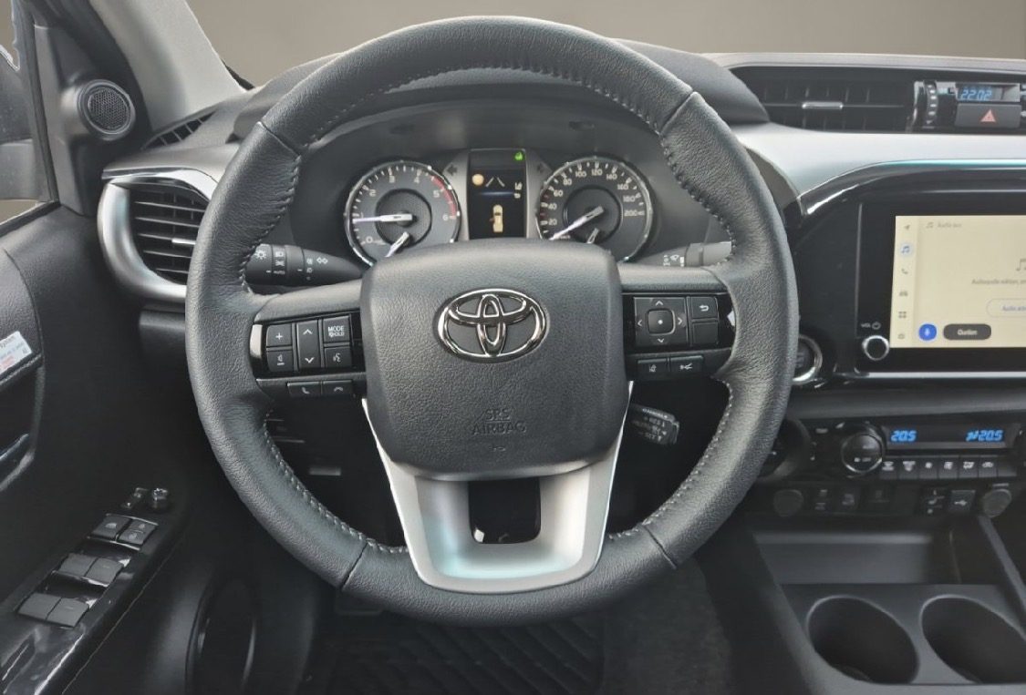 Toyota Hilux — Bild 8 von 12