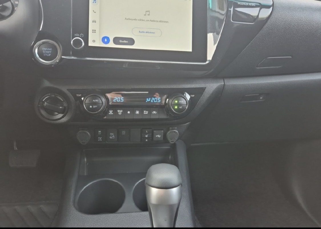 Toyota Hilux — Bild 10 von 12