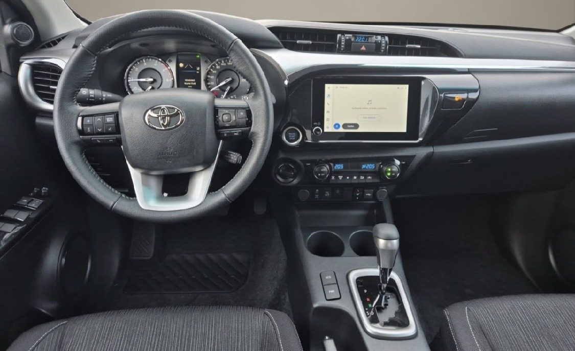 Toyota Hilux — Bild 9 von 12
