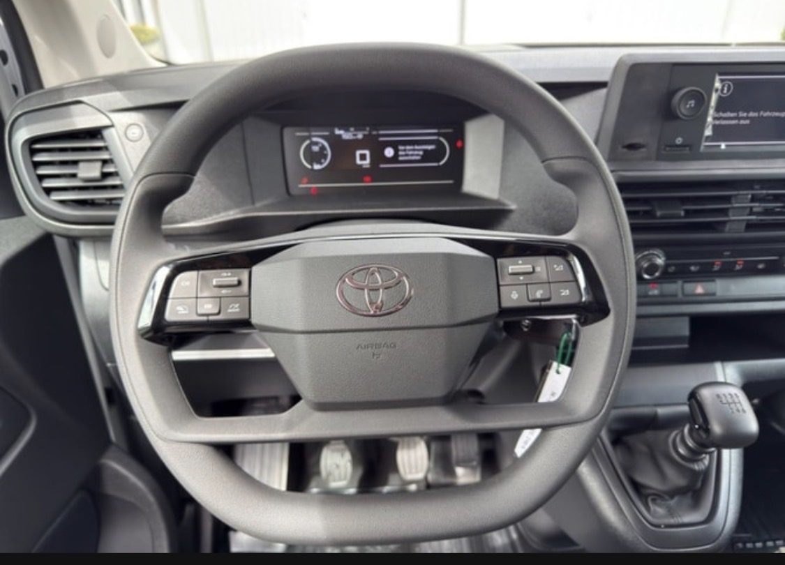 Toyota Proace Kasten — Bild 9 von 11
