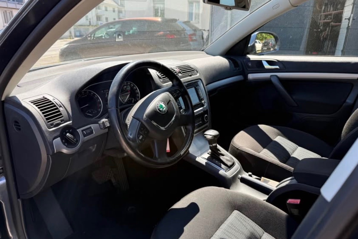 Skoda Octavia 2.0 TDI — Bild 8 von 9