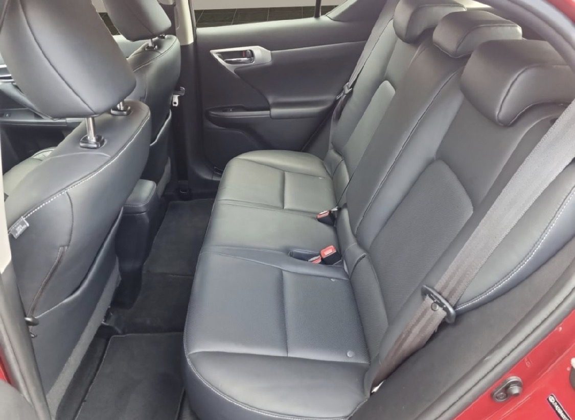 Lexus Vollhybrid — Bild 7 von 9