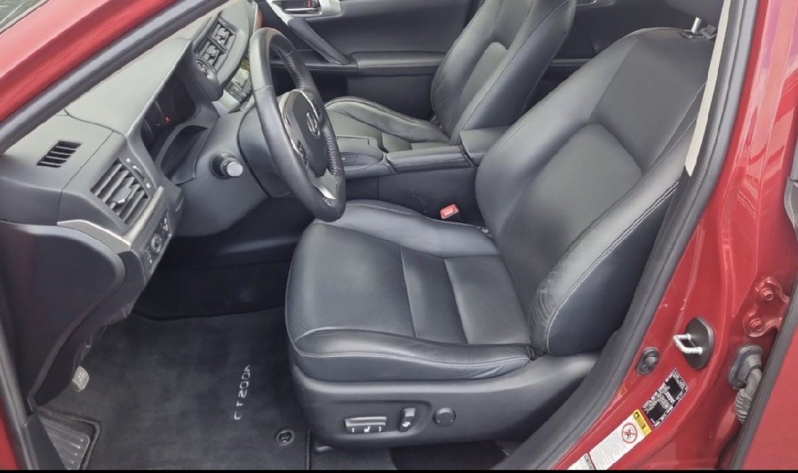 Lexus Vollhybrid — Bild 8 von 9
