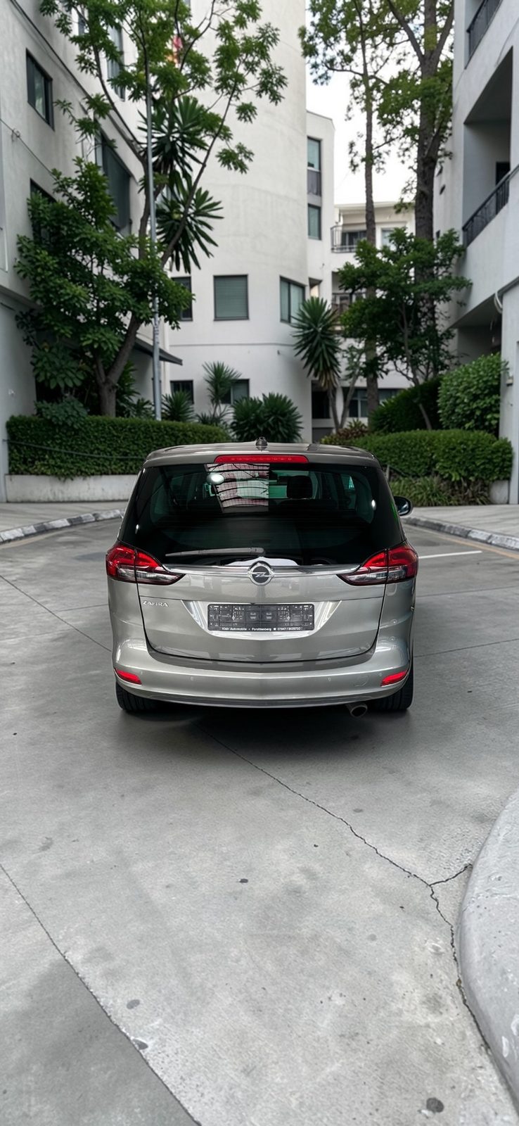 Opel Zafira 1.6 Turbo — Bild 5 von 10