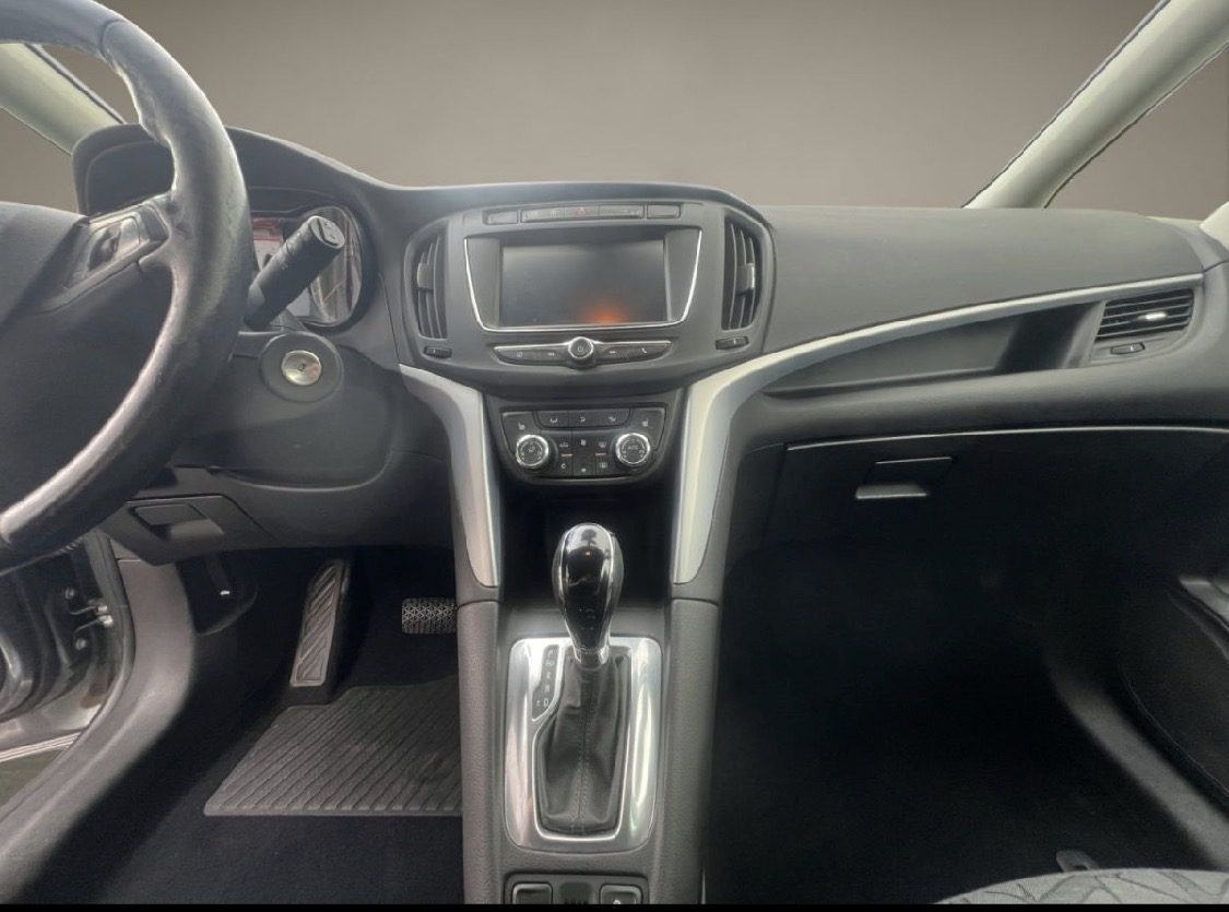 Opel Zafira 1.6 Turbo — Bild 7 von 10