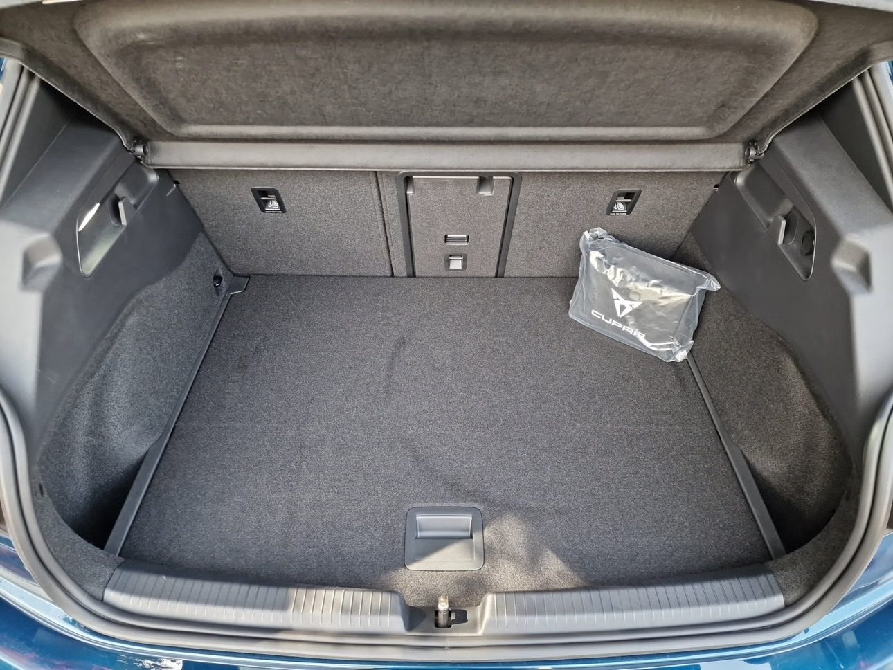 Cupra Born — Bild 8 von 9
